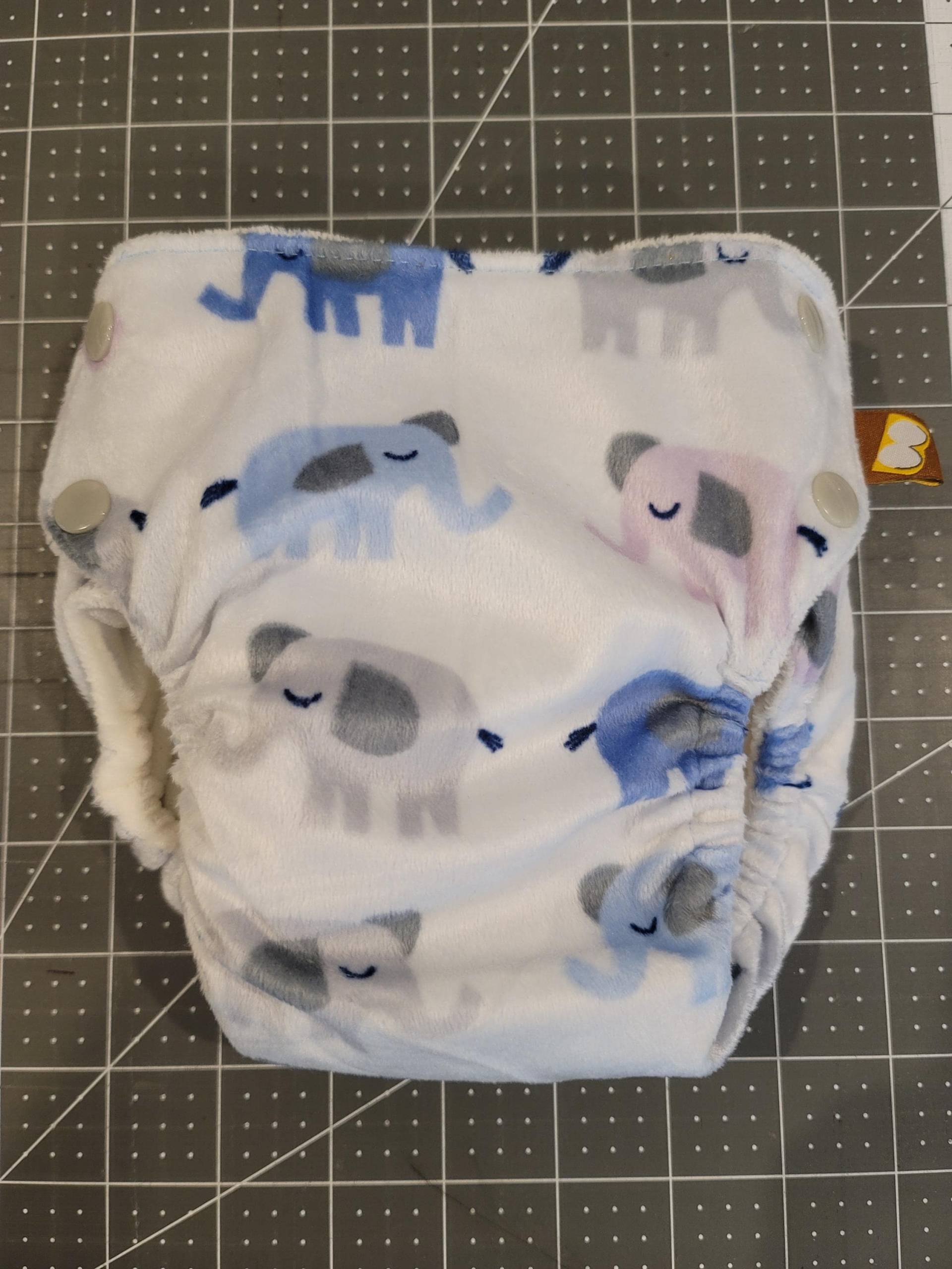 Elefanten Minky Kleine Panty-Windeln Elefanten Minky Kleine Panty-Windeln von Etsy - BubbyBums