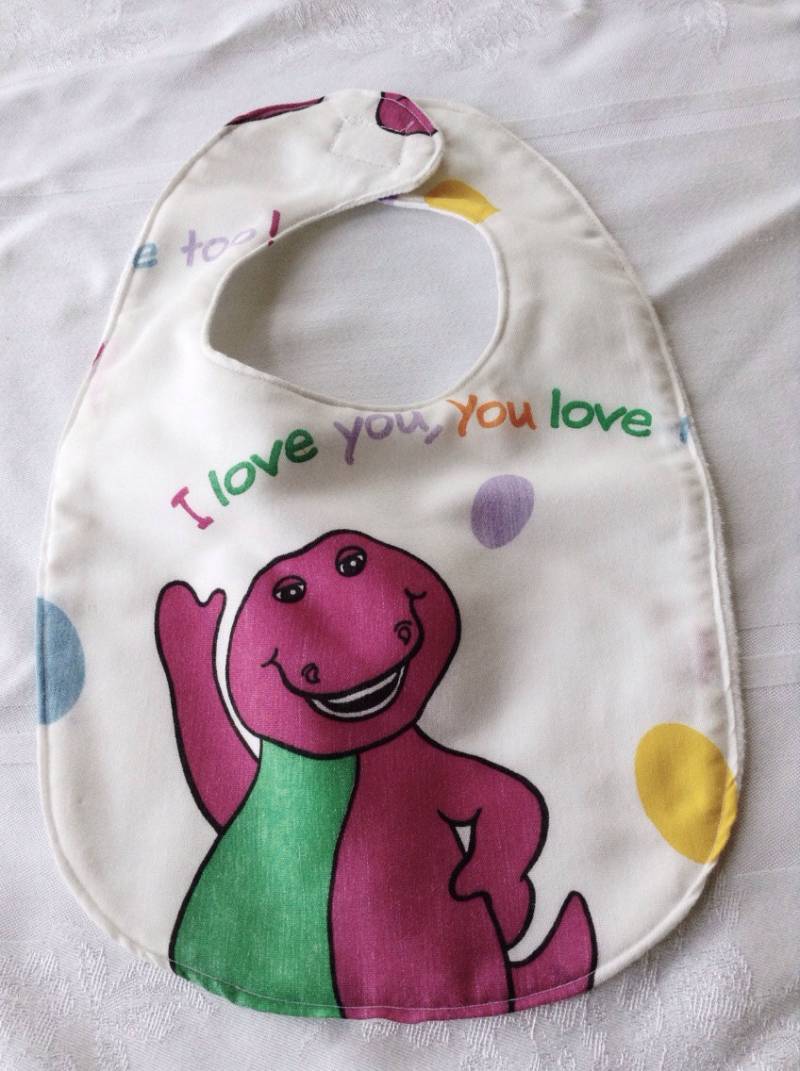 Barney Lätzchen, Retro Recycelt, Lila Dinosaurier Baby, Vintage Laken, Kleinkind Essen Füttern, Ich Liebe Dich, 80Er 90Er Tv, 1980Er 19990Er Jahre von Etsy - CanzaliaVintage