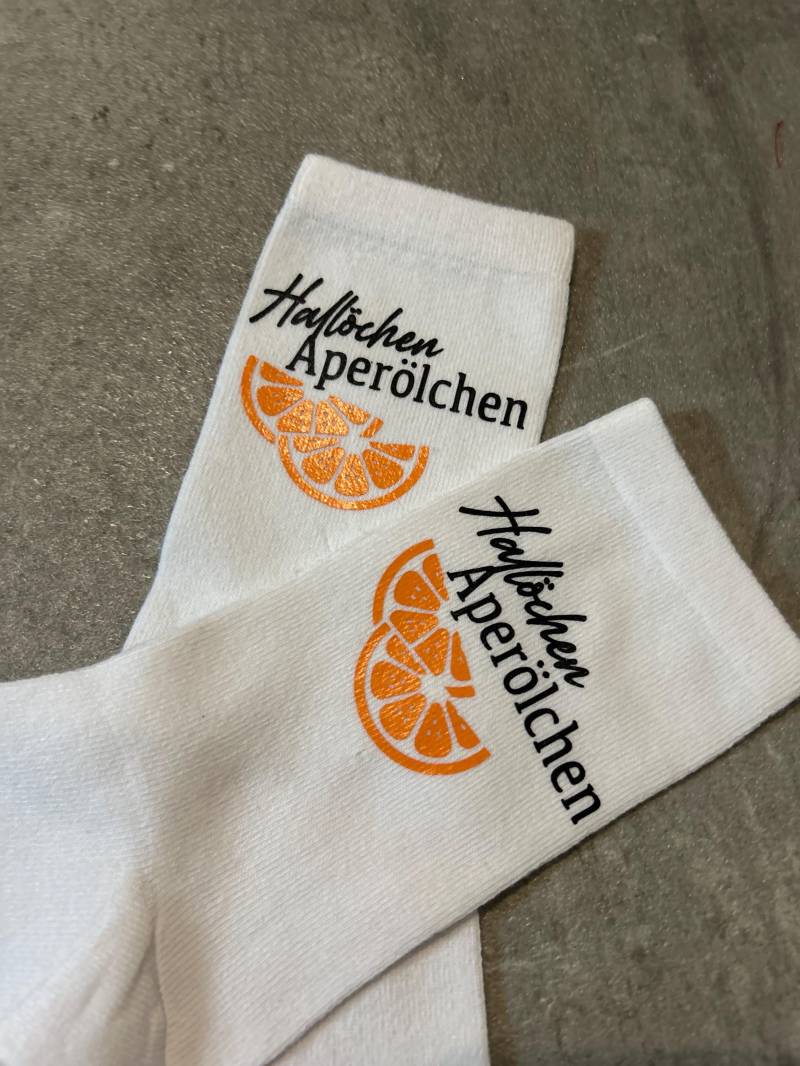 Socken „Hallöchen Aperölchen" in Weiß von Etsy - CasaMiaDesignbyCC