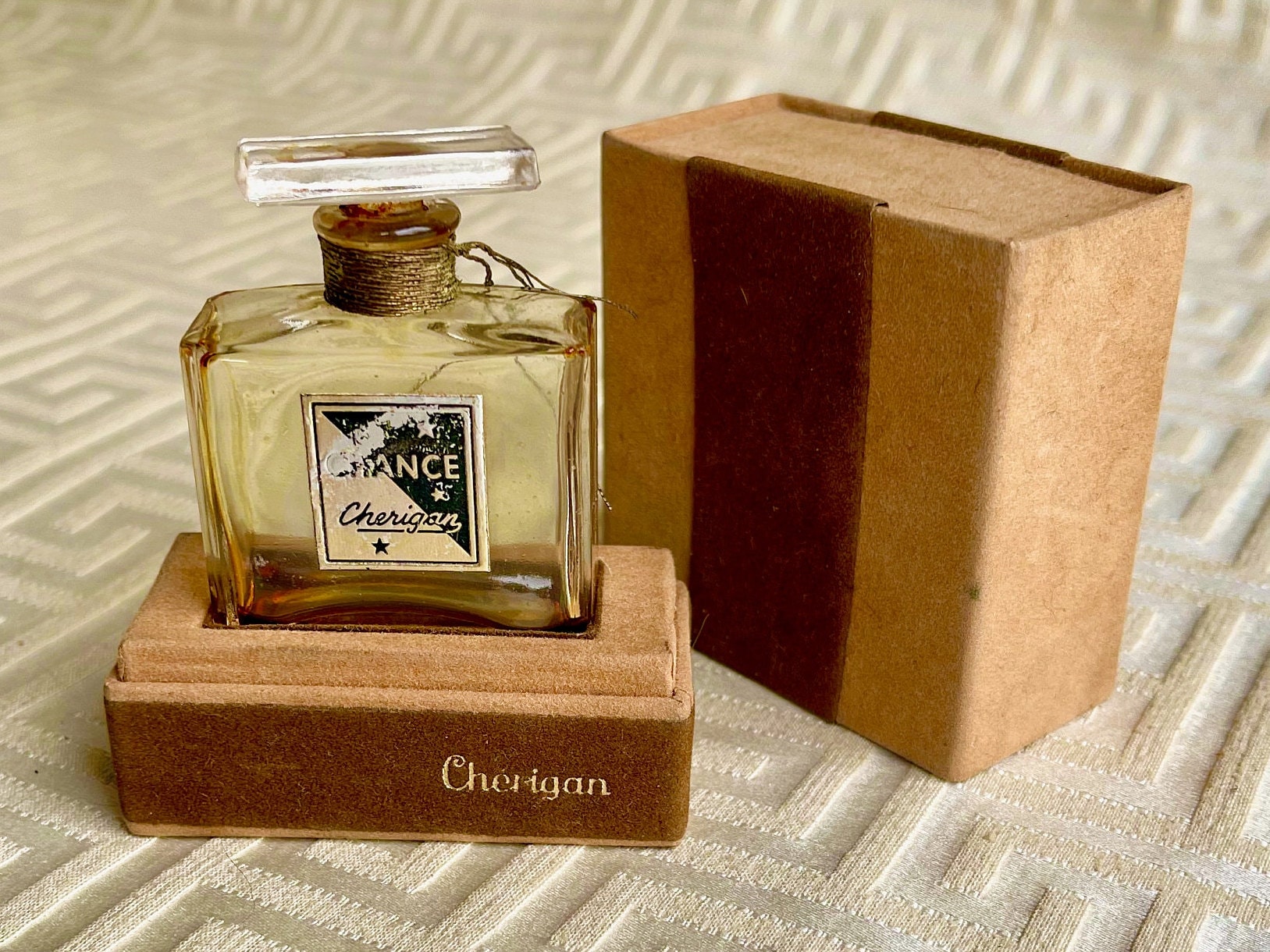 Vintage Chance Cherigan Parfüm, Rar, Original Box, Sammlerstück, 1929 von Etsy - CatCatucci