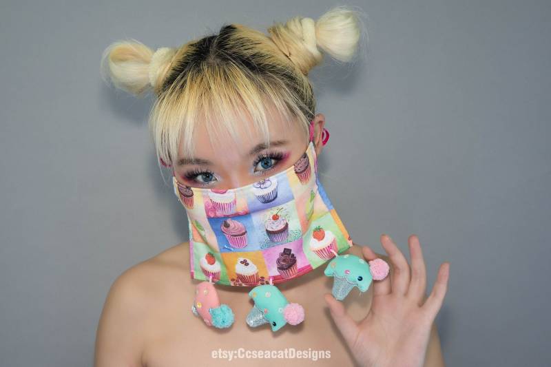 Kawaii Süßer Cup Cake Gesichtsmaske Bedeckung Mit Gefüllten Cupcakes von Etsy - CcseacatDesigns