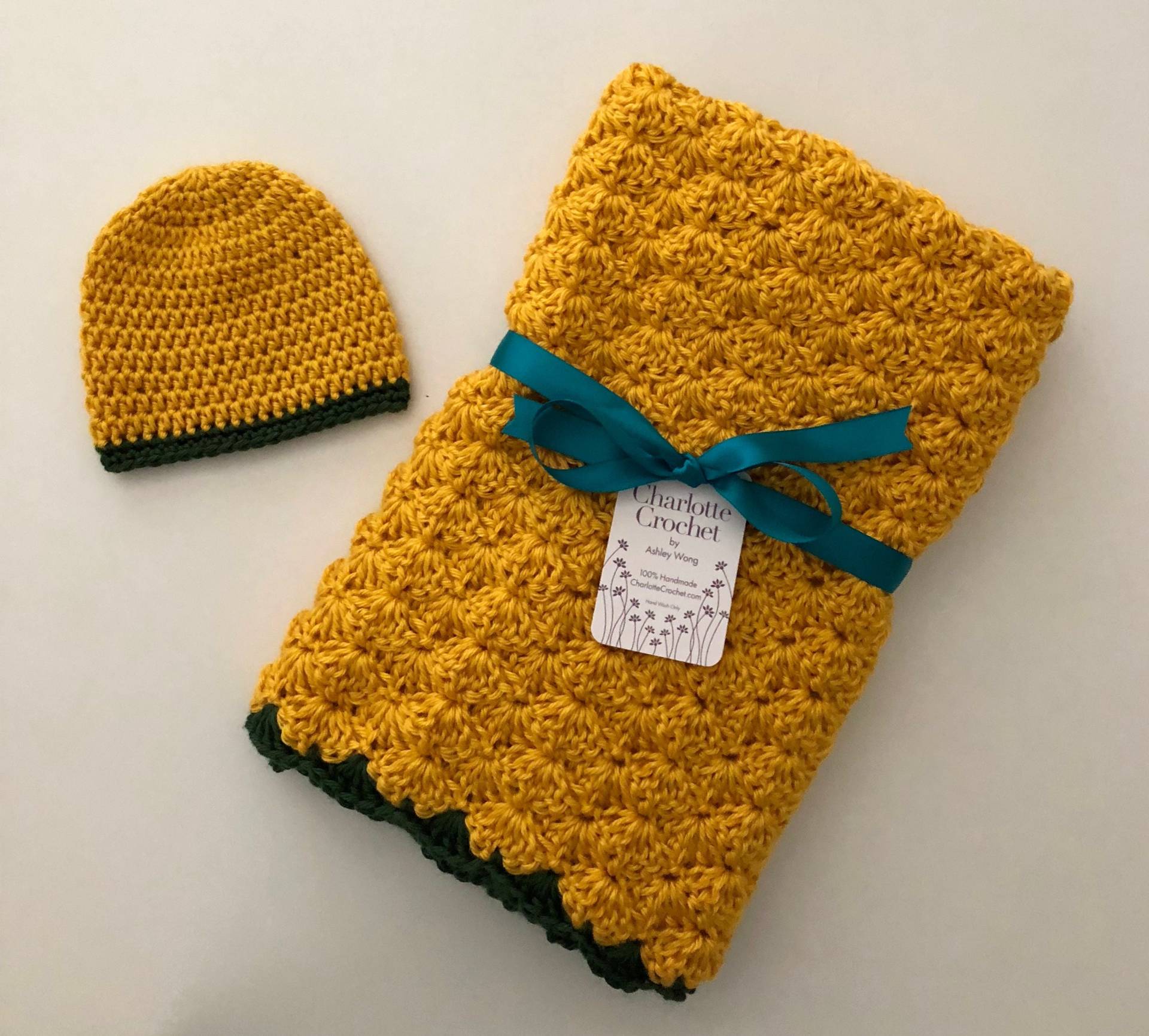 Gehäkelte Babydecke Mit Passender Mütze - Gelb | Gold Und Dunkler Salbei Gehäkelte Babydecke Mit Passender Mütze - Gelb | Gold Und Dunkler Salbei von Etsy - CharlotteCrochet