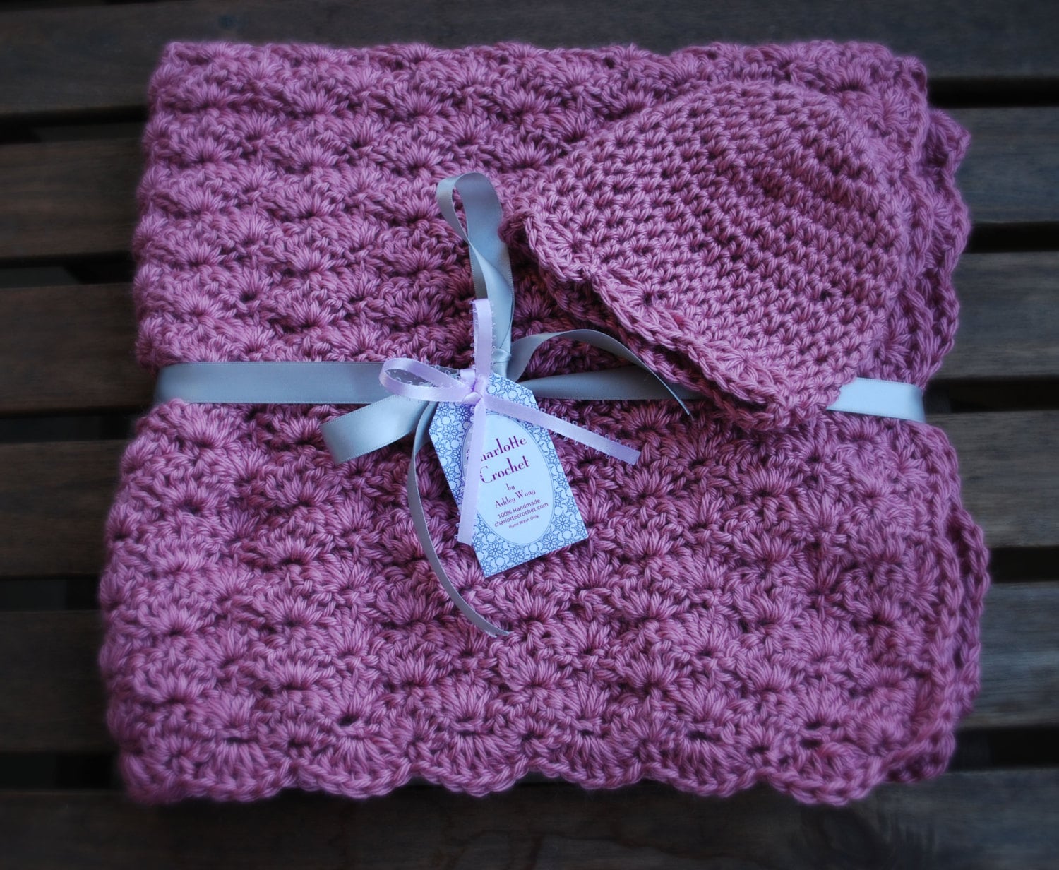 Gehäkelte Babydecke Mit Passender Mütze - Pflaumenwein Gehäkelte Babydecke Mit Passender Mütze - Pflaumenwein von Etsy - CharlotteCrochet