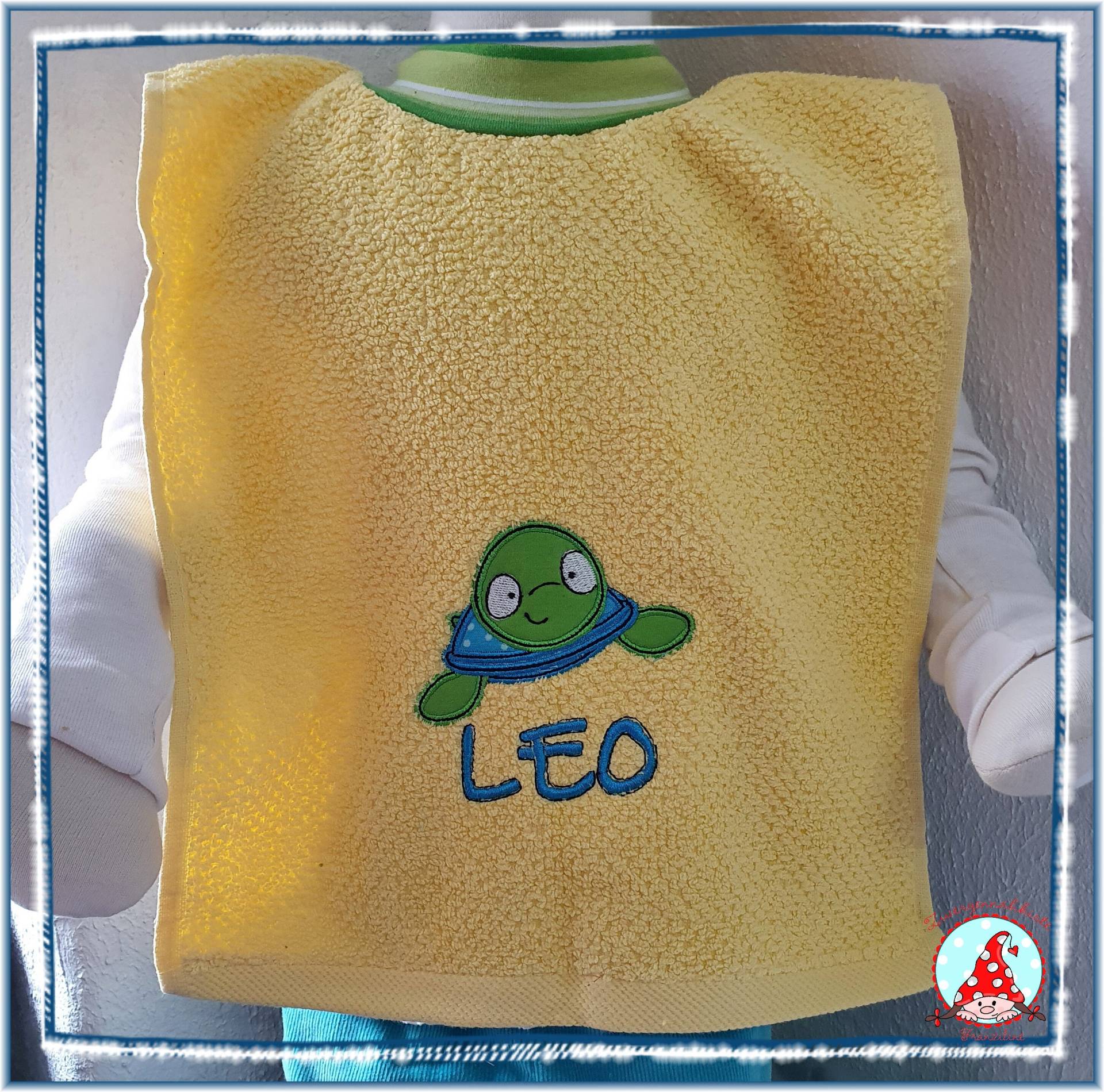 Handtuch Lätzchen Mit Name Und Motiv Bib Sabberlatz Xxl Latz Schlupflätzchen Großes Handtuchlätzchen von Etsy - CheyennenShop