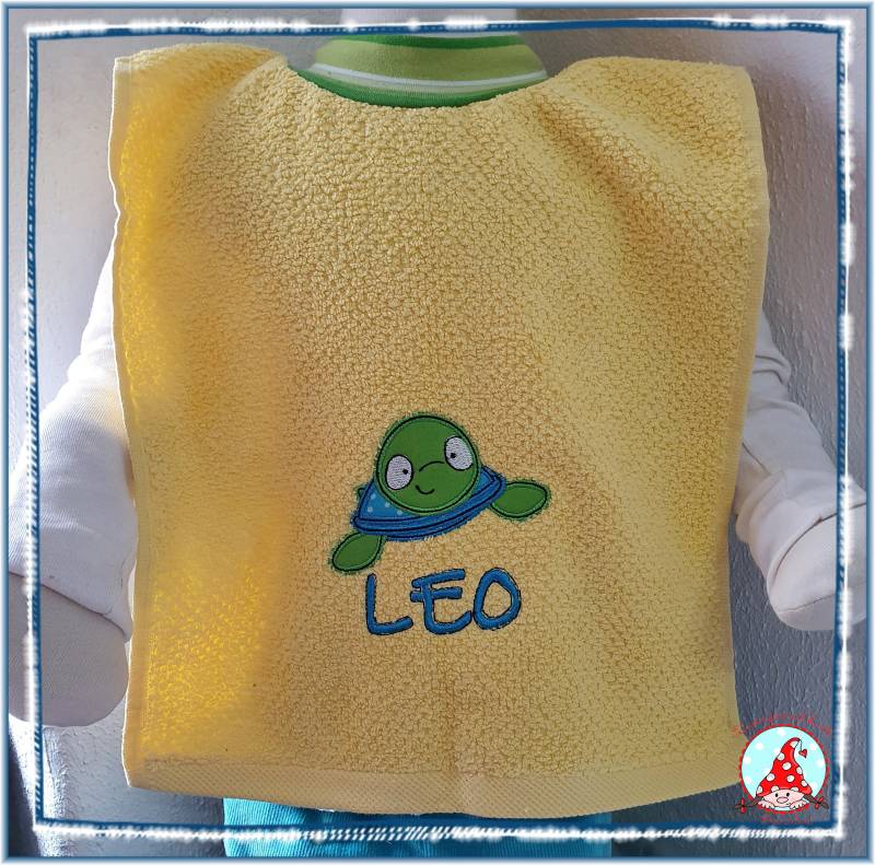 Handtuch Lätzchen Mit Name Und Motiv Bib Sabberlatz Xxl Latz Schlupflätzchen Großes Handtuchlätzchen von Etsy - CheyennenShop