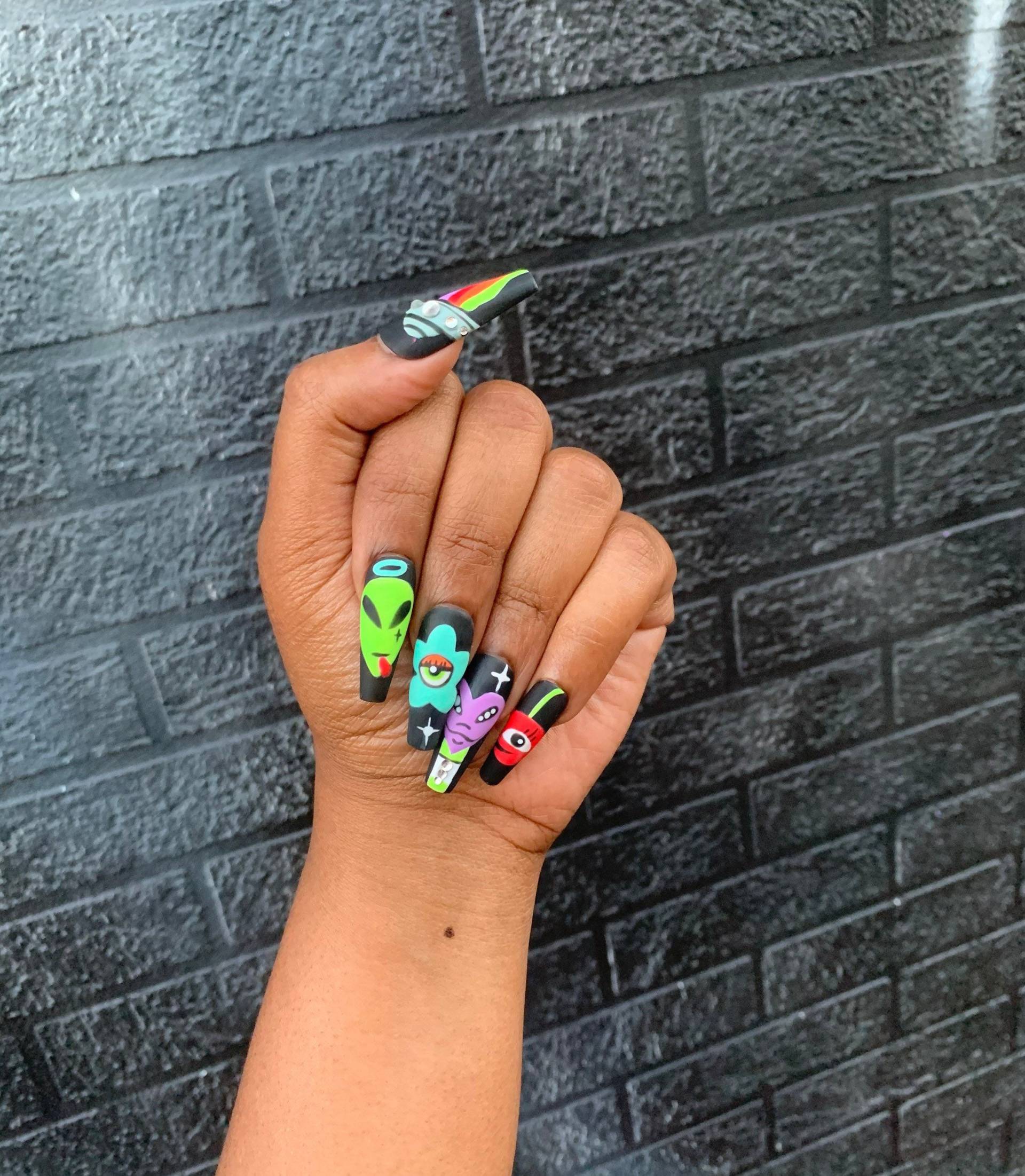 Spaced Out Press On Nails von Etsy - ChicObsessionsStudio