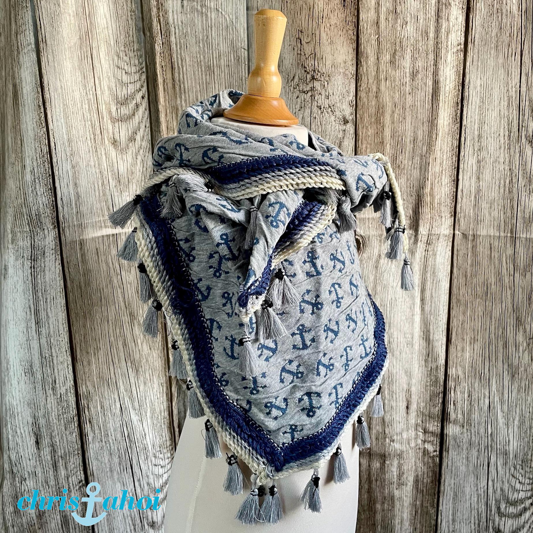 Jacquard Dreiecks Halstuch Anker in Grau Jacquard Dreiecks Halstuch Anker in Grau von Etsy - ChrisAhoiShop