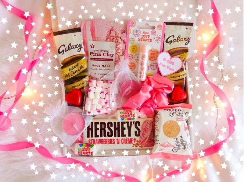 Valentinstag Letterbox Geschenk | Valentinstag Für Sie Galentine's Day Geschenke Rosa Self-Care-Verwöhnbox Pink Spa Verwöhnkorb von Etsy - CloudTieDyeCo