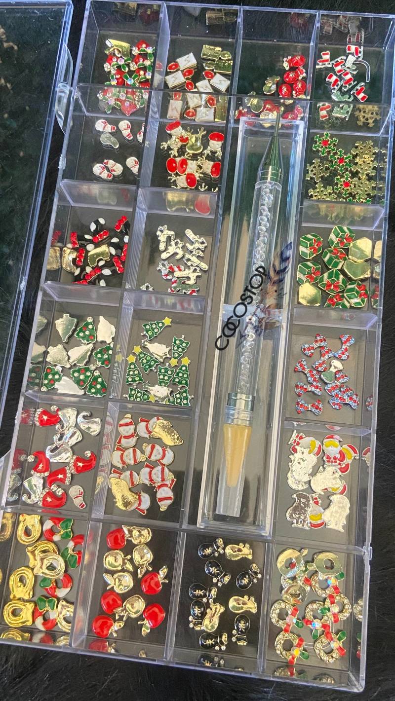 200 Stück Weihnachts Nagel Charms Box 3D Nail Art Kit von Etsy - CocoStop