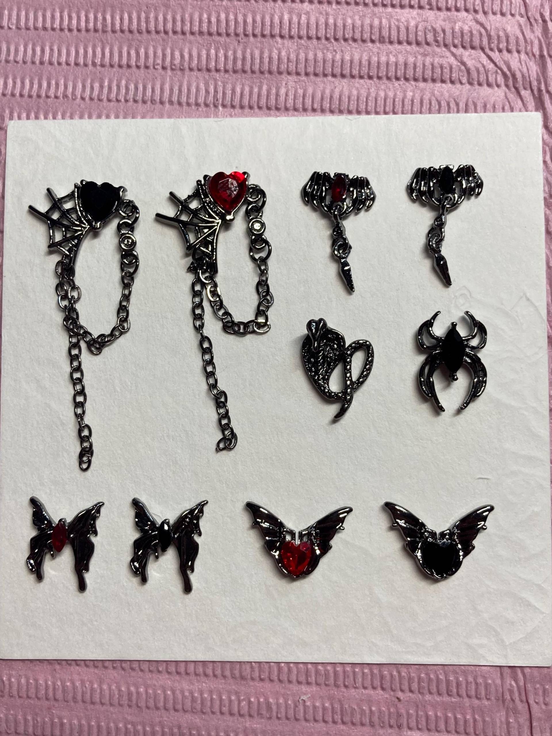 Goth/Dark Nail Charms 1Pc von Etsy - Cosi17