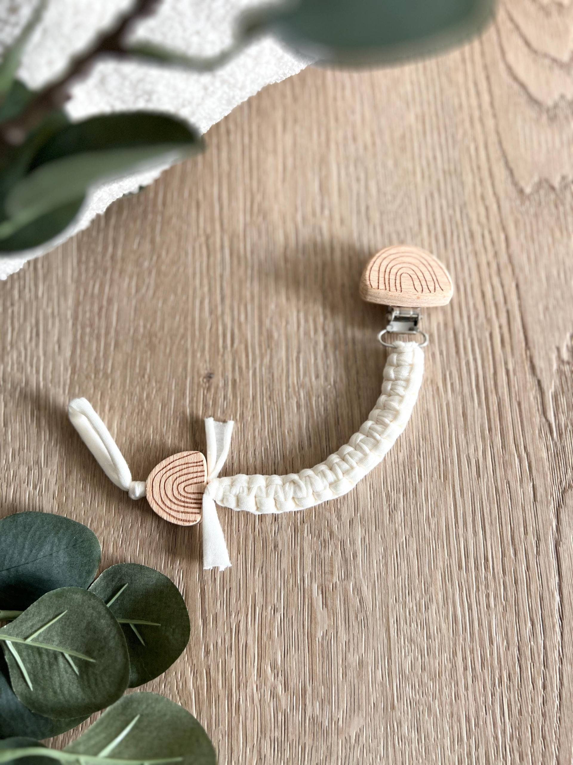 Schnullerkette, Holz Regenbogen, Creme Weiß, Jersey Baumwolle Stoff, Geschenk Zur Geburt, Moderner Anhänger, Neugeborenes, Babygeschenk von Etsy - CosyHavenDE