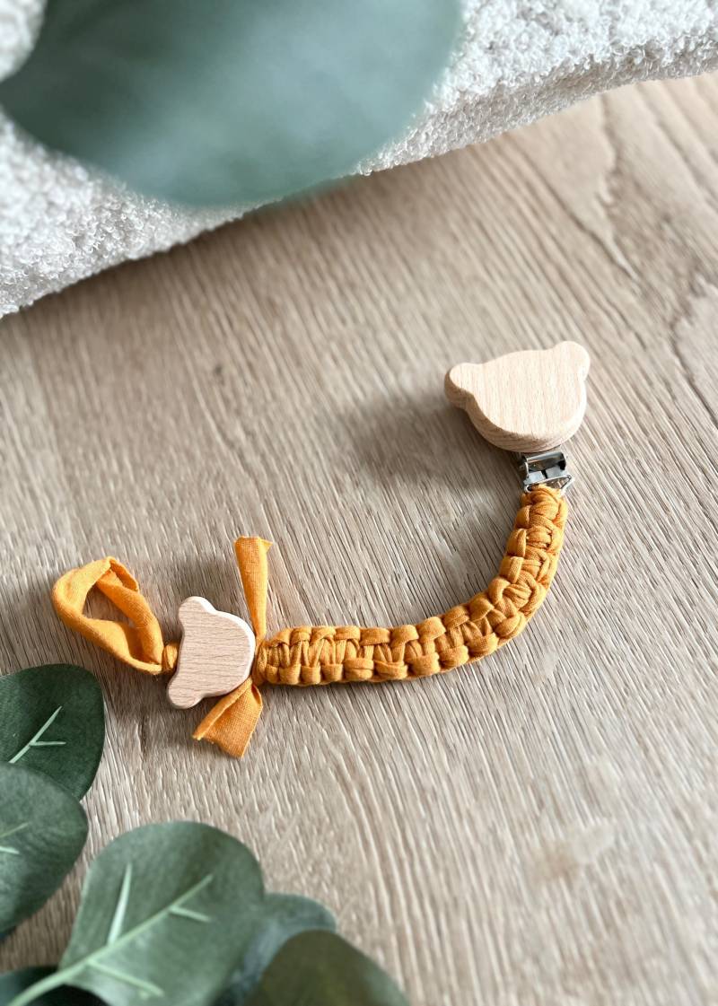 Schnullerkette Baby, Holz Bär, Orange, Jersey Baumwolle Stoff, Geschenk Zur Geburt, Anhänger, Neugeborenes, Babygeschenk, Tier Anhänger von Etsy - CosyHavenDE