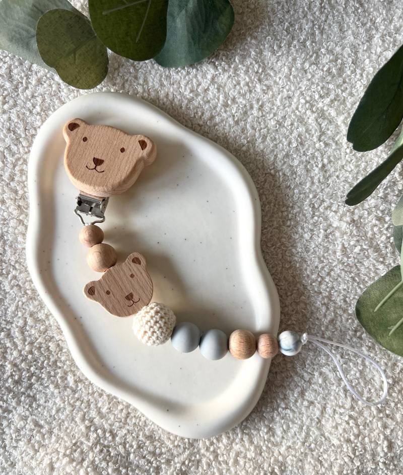 Schnullerkette Baby, Holzperlen Mit Holz Bär, Grau/Beige, Häkelperle, Silikonperlen, Geschenk Zur Geburt, Tier Anhänger, Babygeschenk von Etsy - CosyHavenDE