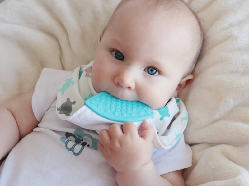 Lätzchen/Bandana Aus Stoff Mit Kaubarem Silikondreieck, Wasserdicht, Personalisiert von Etsy - CraqInFils