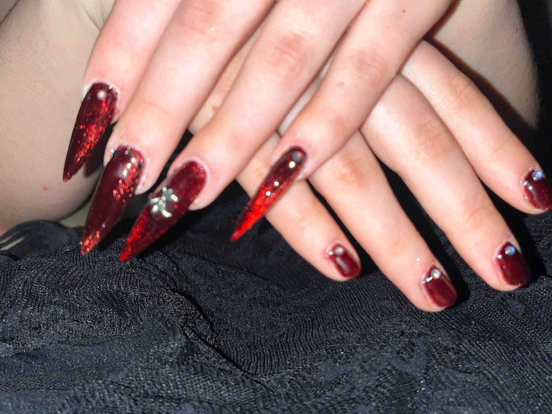 Red Cat-Eye Stiletto Set von Etsy - CrazyNailzz