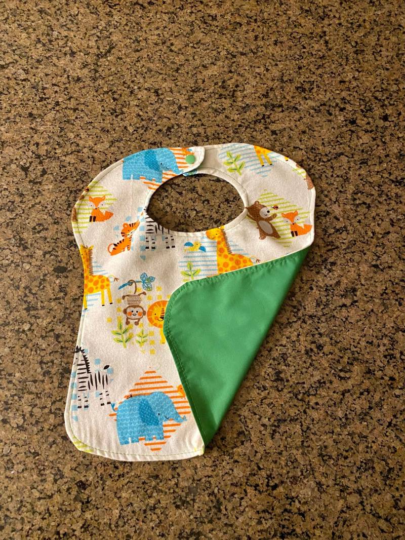 Tier-Bib, Safari-Bib, Baby-Bib, Baby-Shower-Geschenk, Wende-Bib, Snap-Bib, Dribbel-Bib, Kleinkind-Bib, Baby-Geschenk von Etsy - CreationsByColieWI