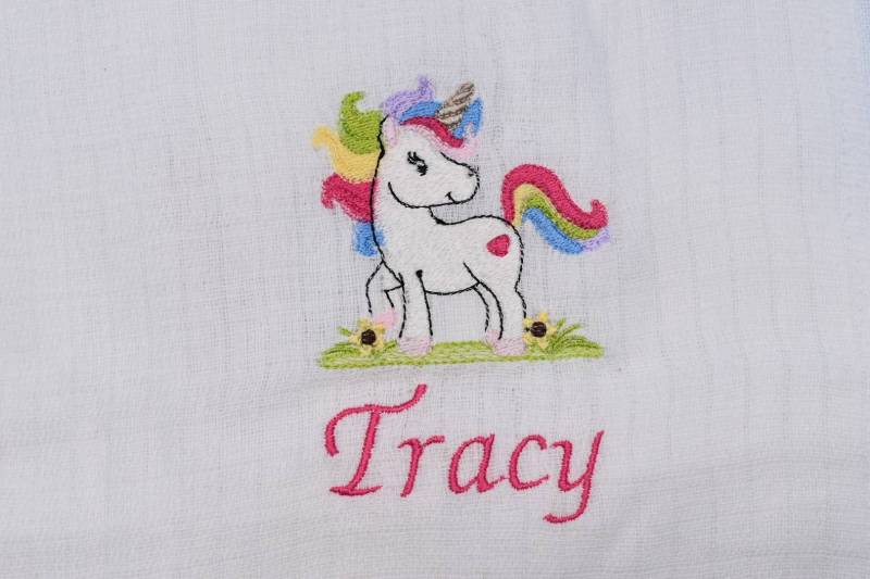 Spucktuch/Mullwindel Mit Namen Einhorn Pink Herz Regenbogenfarben Personalisiert & Bestickt von Etsy - CreativeCreatorDE