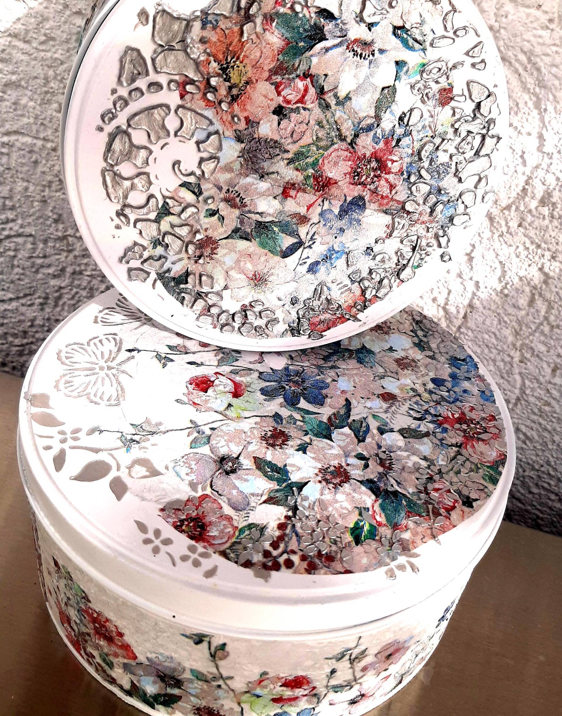 Kreative Handgearbeitete Geschenkdosen Mit Pflegeartikeln Als Geschenk Für Frauen Zum Geburtstag Weihnachten Wellness Beautybox in 2 Größen Kreative Handgearbeitete Geschenkdosen Mit Pflegeartikeln Als Geschenk Für Frauen Zum Geburtstag Weihnachten Wellness Beautybox in 2 Größen von Etsy - CreativesoapsKunst