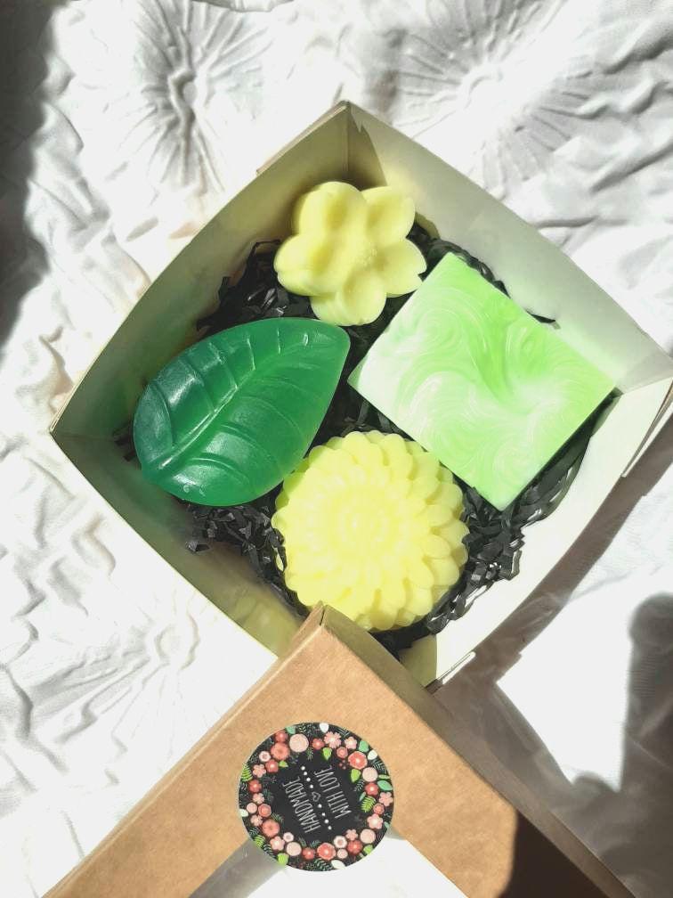 Seifen Geschenkbox Für Muttertag, Vegan, Handgemacht, Geburtstagsgeschenk Nach Wunsch Oder Auswahl in Tollen Düften Und Farben, Seifenset Seifen Geschenkbox Für Muttertag, Vegan, Handgemacht, Geburtstagsgeschenk Nach Wunsch Oder Auswahl in Tollen Düften Und Farben, Seifenset von Etsy - CreativesoapsKunst