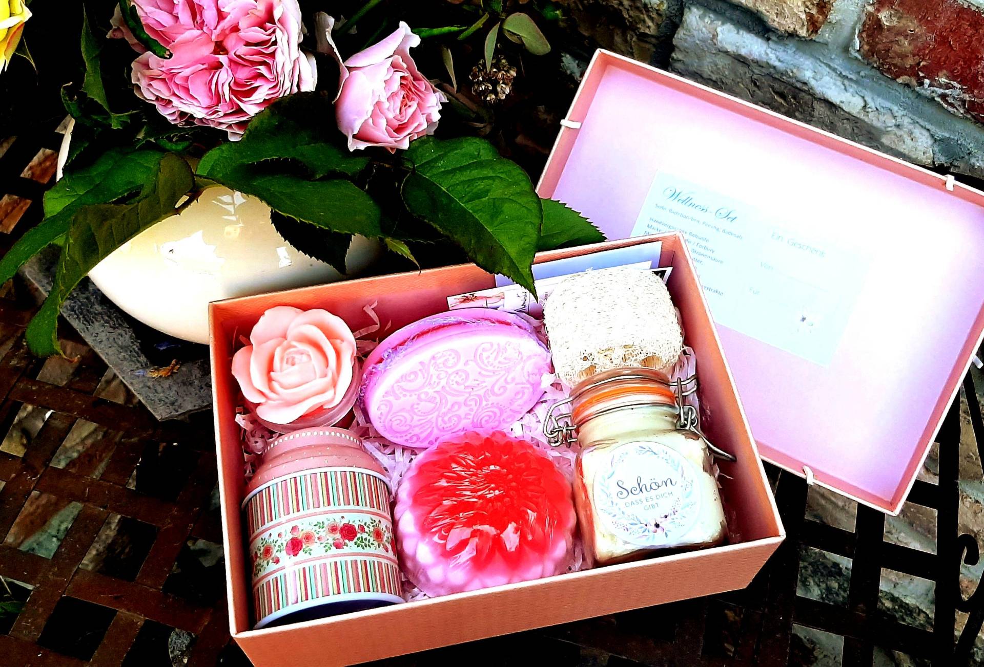 Wellnessbox Vintage, Geschenk Für Frau, Mutter Nach Geburt U Geburtstag, Vegane Beautyartikel in Düften, Wellnessgeschenkset Spa Relaxbox von Etsy - CreativesoapsKunst