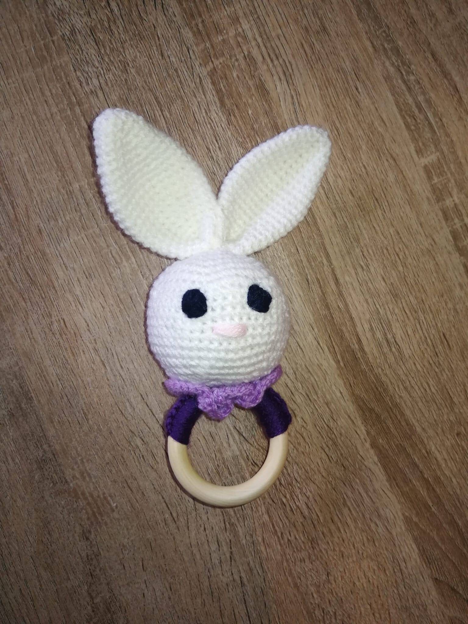 Gehäkelter Osterhase Beißring von Etsy - CrochetedCarol