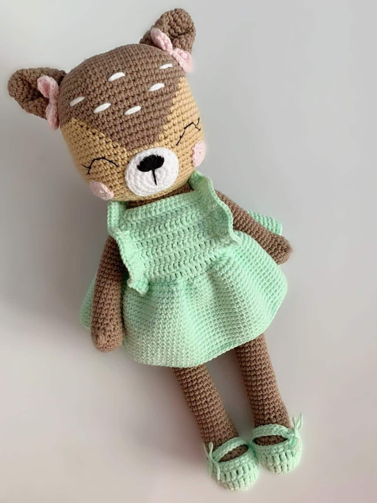 Mia Das Rentier Aus Baumwoll-Mischgarn, Handgemacht, Gehäkeltes Rehkitz Im Kleid, Weihnachtsgeschenk, Babypartygeschenk von Etsy - CzechToys