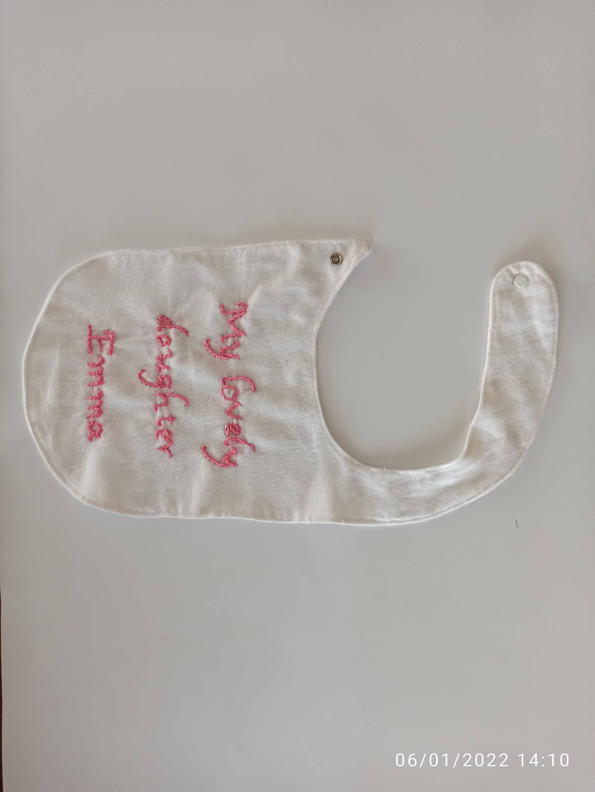 Baby Wendbare Lätzchen, Handgemachte Vintage Weiße Bio-Baumwolle Personalisierte Bibs, Mädchen Und Junge, Besticktes Shower Geschenk von Etsy - DaliBabyBoutique