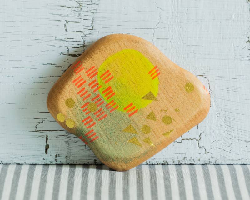 Abstrakter Handbemalter Holz Taschenspiegel | Neon Gelb von Etsy - DanglingDimTint