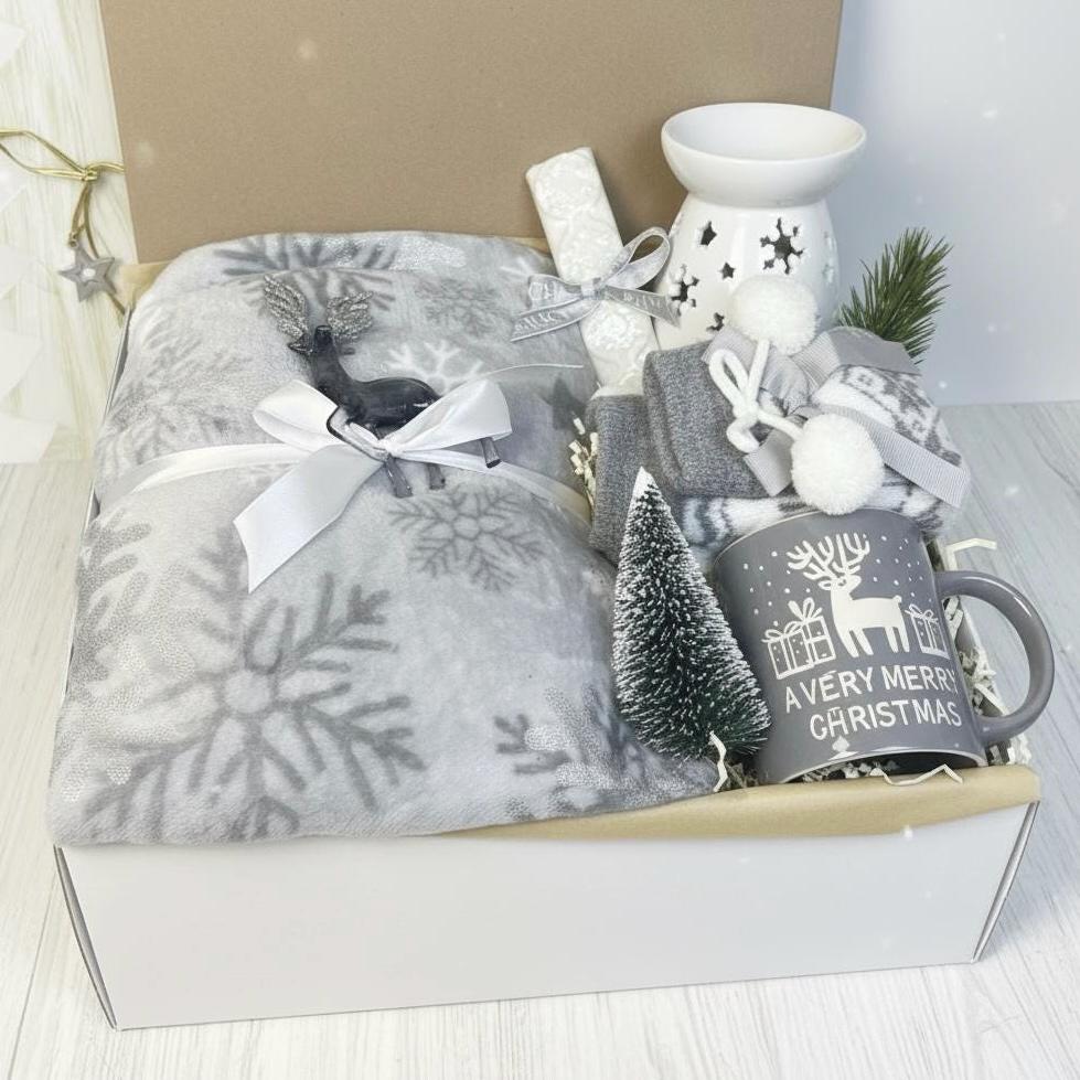 Weihnachts Geschenkbox Für Frauen - Hygge Winterset Mit Kuscheldecke, Tasse, Duftlampe & Socken | Wellness Wohlfühlbox Weihnachten, Geschenk Weihnachts Geschenkbox Für Frauen - Hygge Winterset Mit Kuscheldecke, Tasse, Duftlampe & Socken | Wellness Wohlfühlbox Weihnachten, Geschenk von Etsy - DarDariBox