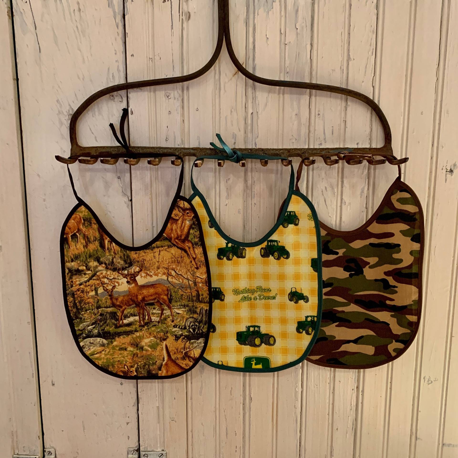 Babylätzchen 3Er-Set Rustikaler Stil, Hirsch, John Deere, Camo Print Baumwolle, Wasserdichte Rückseite, Krawatte Am Rücken. Waschbar. Neue von Etsy - DaughteroftheCharm