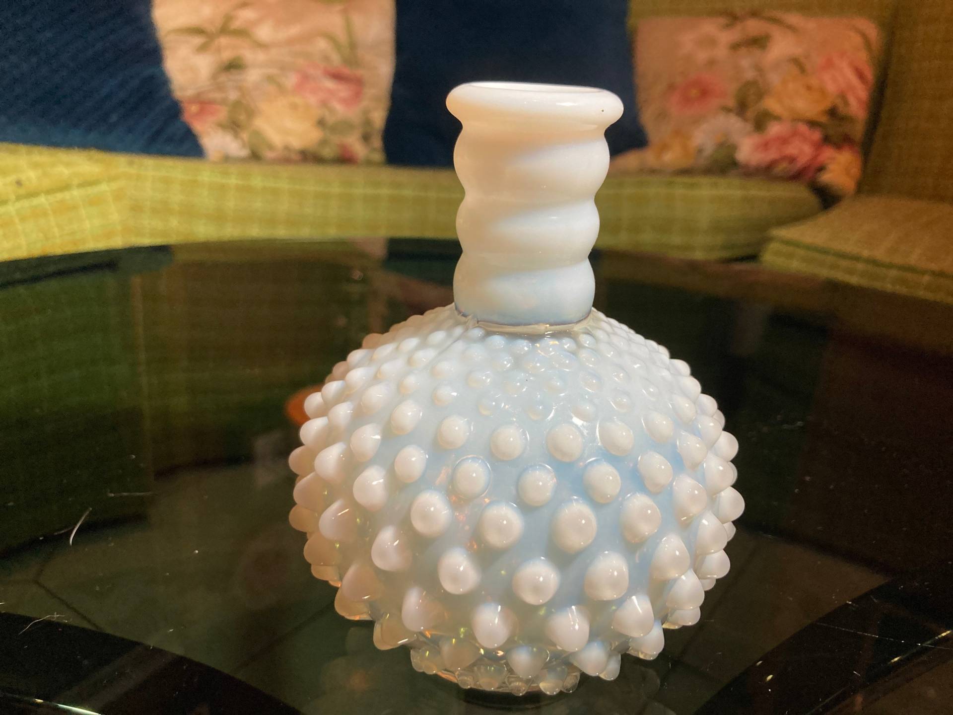 Fenton Hobnail Parfümflasche Köln, Weißer Opalisierender Mondstein, Glas, Weißes Vintage von Etsy - DeesNewOldGems