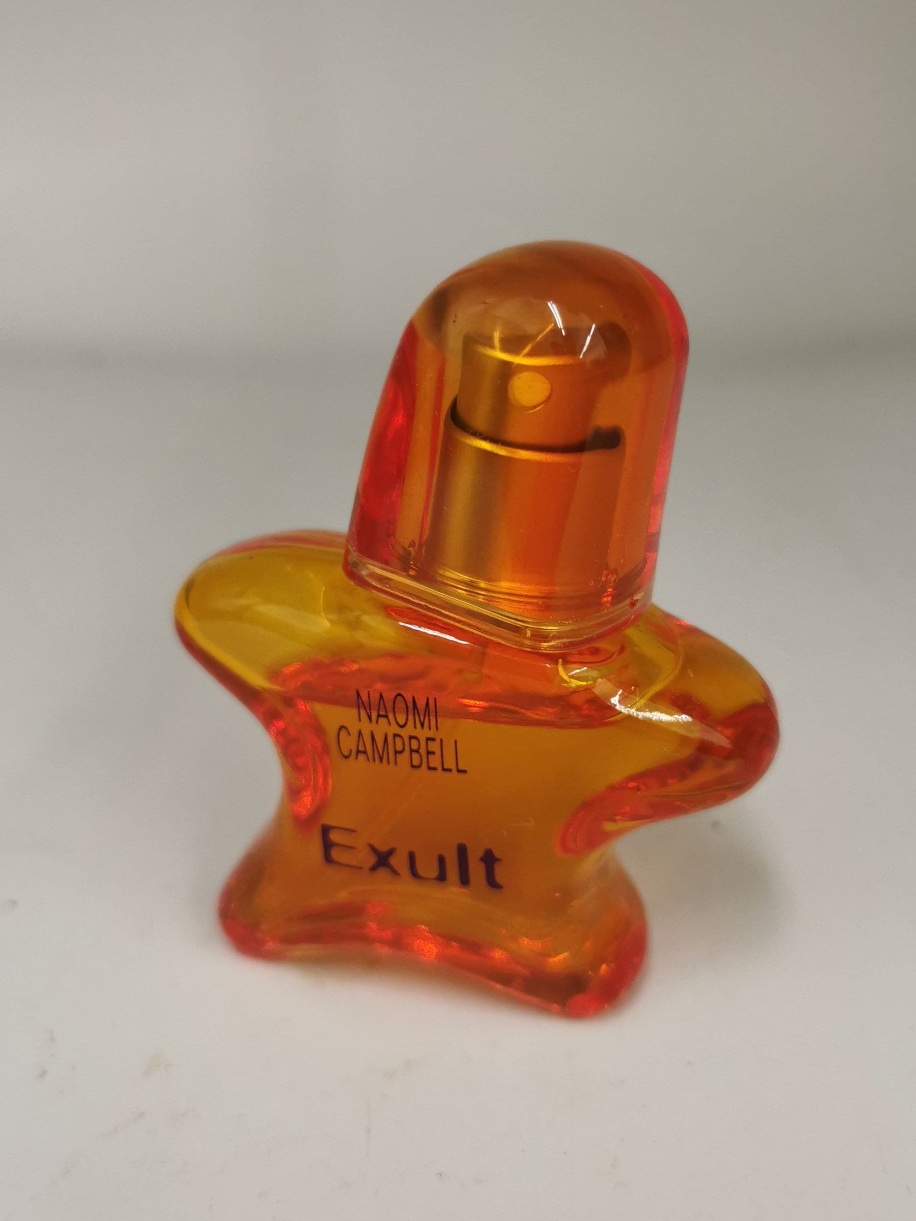 Naomi Campbell Exult Eau De Toilette 15 Ml Gebraucht Verpackung Nicht Vorhanden, Füllstand 90 % No 2006 von Etsy - Dekofisch