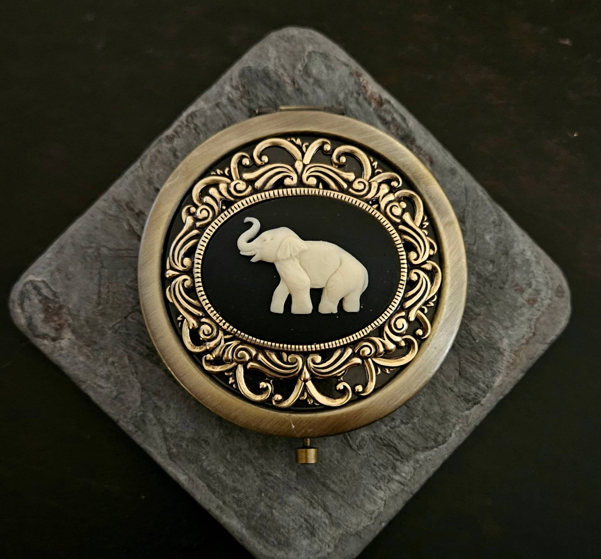 Elefant Cameo Taschenspiegel, Erbstück Spiegel, Bronze Tier Brautjungfer Geschenk, Einzigartiges Weihnachtsgeschenk von Etsy - DelicateIndustry1