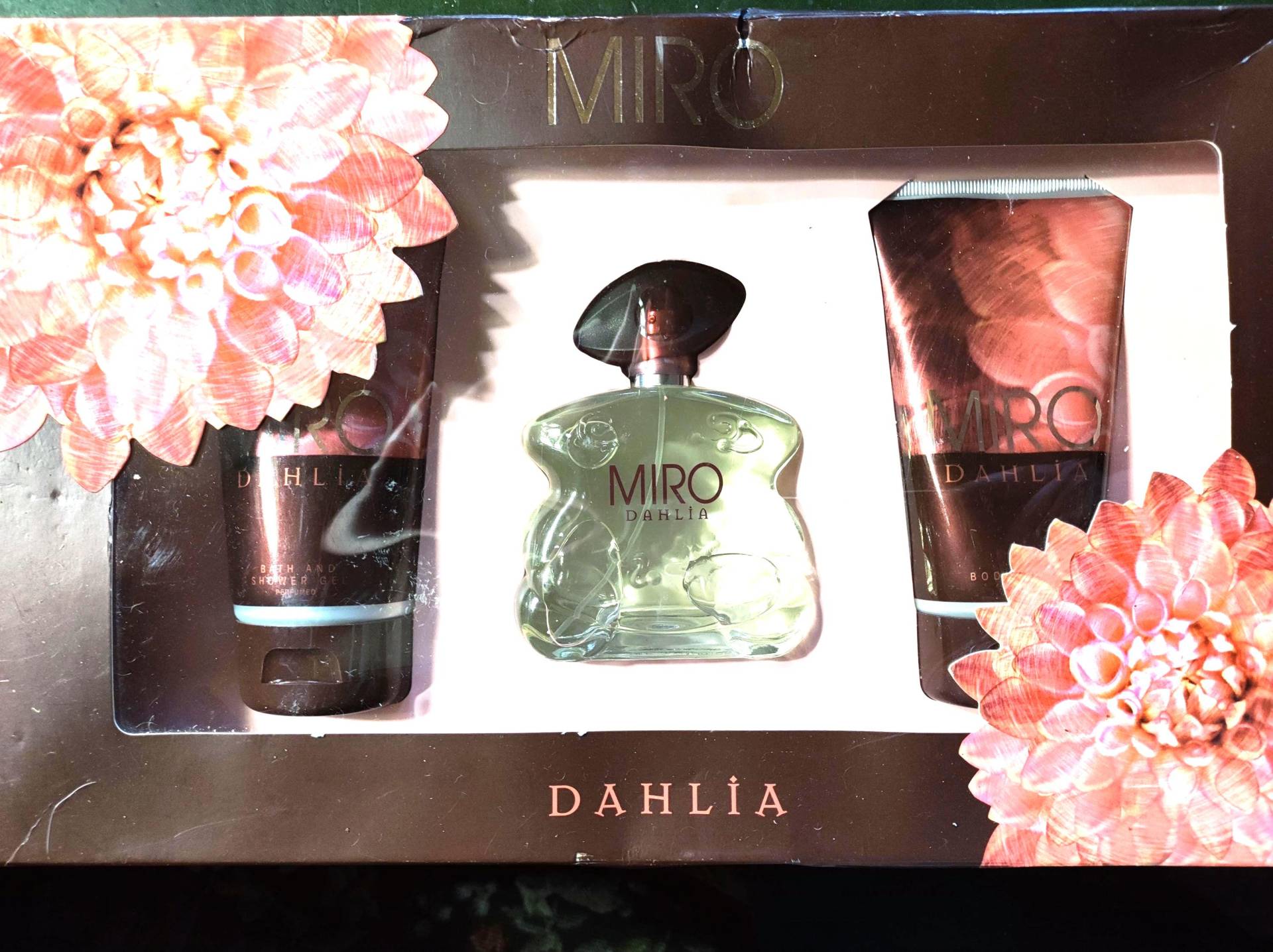 Miro Dahlia | Vintage Parfum Set |Geschenk Packung Eau De 75Ml Spray| Shower Gel 150Ml Und Bodylotion Mit Box Unbenutzt von Etsy - DerAusstatter