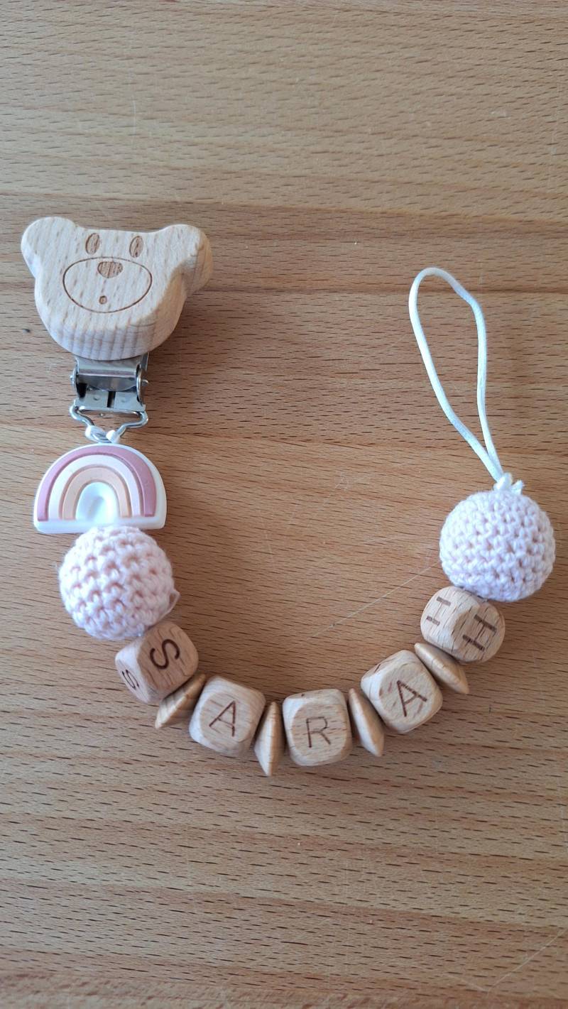 Personalisierte Schnullerkette Mit Namen - Handgefertigtes Babygeschenk Zur Geburt Oder Taufe von Etsy - DieRappelkiste