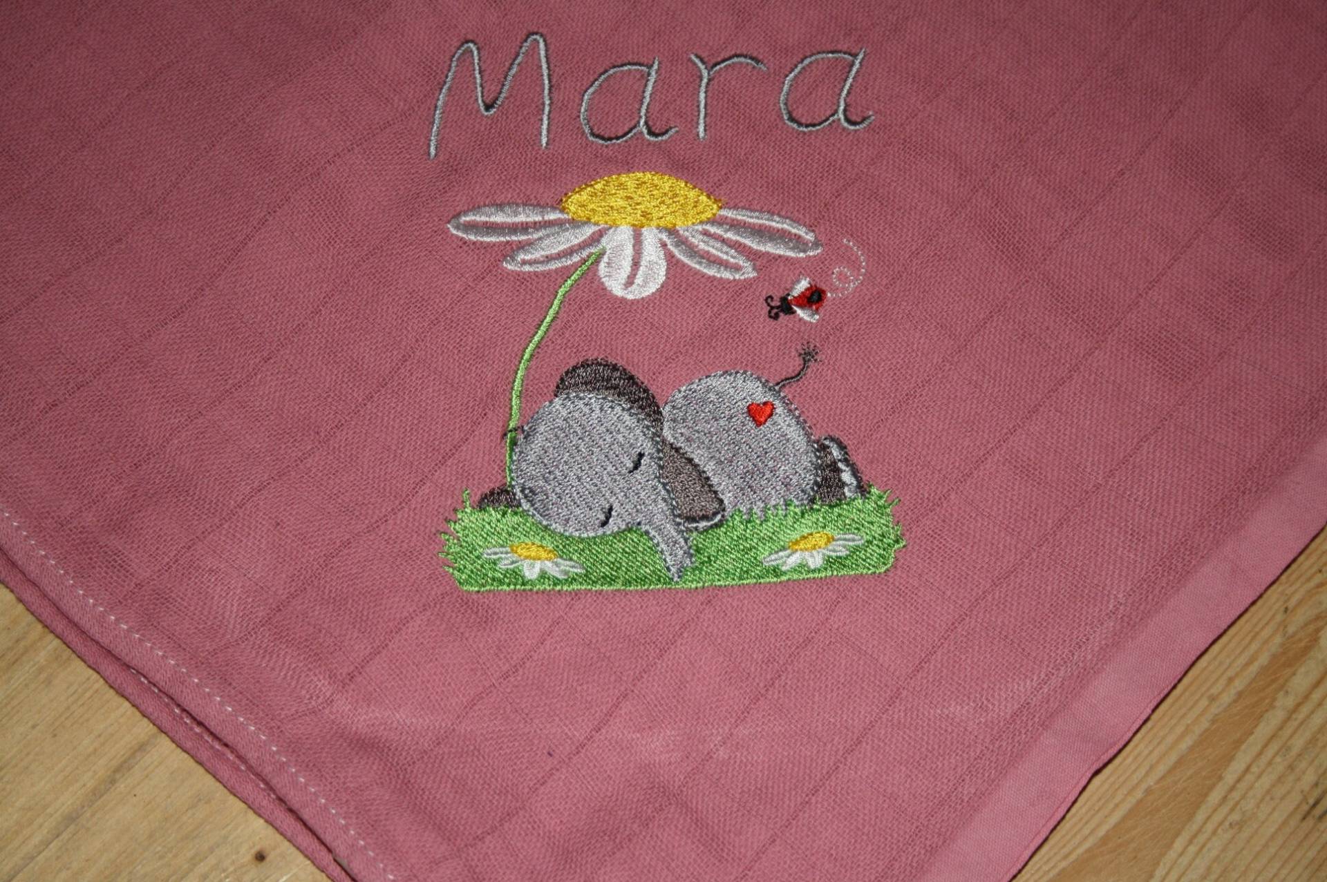 Mullwindel Spucktuch Elefant Auf Der Wiese Mit Namen W275 Mullwindel Spucktuch Elefant Auf Der Wiese Mit Namen W275 von Etsy - DieWichtelstickerei