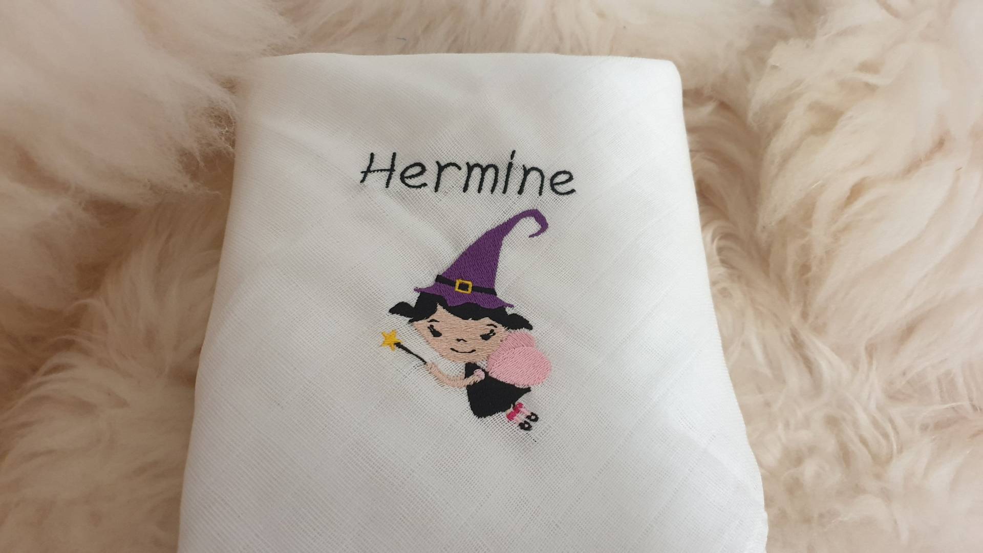 Mullwindel Spucktuch Hexe Mit Namen W276 Mullwindel Spucktuch Hexe Mit Namen W276 von Etsy - DieWichtelstickerei