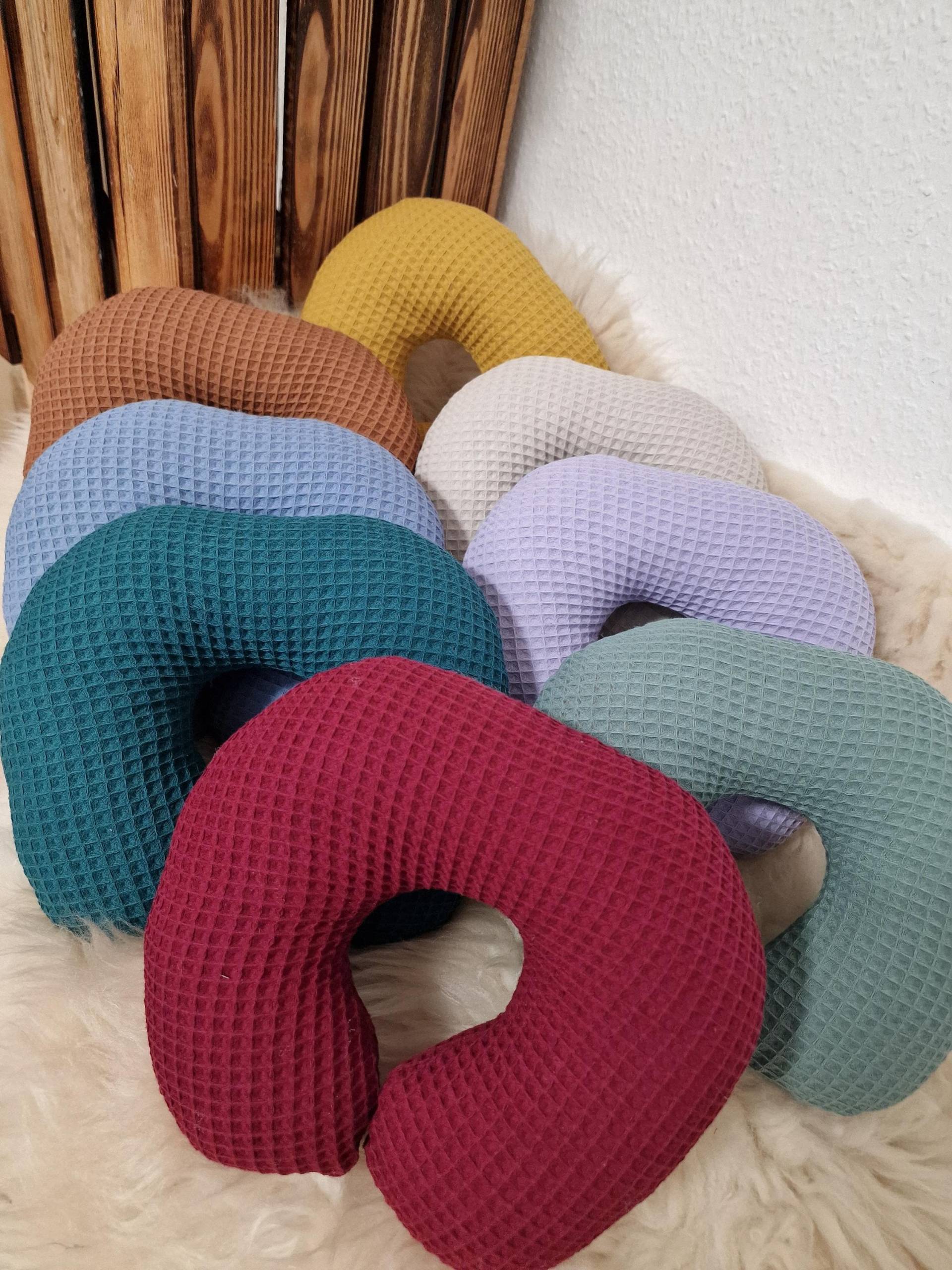 Nackenhörnchen Nackenstütze Nackenkissen Reisekissen Waffel Waffelpique 25 Farben Zur Auswahl W1630 Nackenhörnchen Nackenstütze Nackenkissen Reisekissen Waffel Waffelpique 25 Farben Zur Auswahl W1630 von Etsy - DieWichtelstickerei