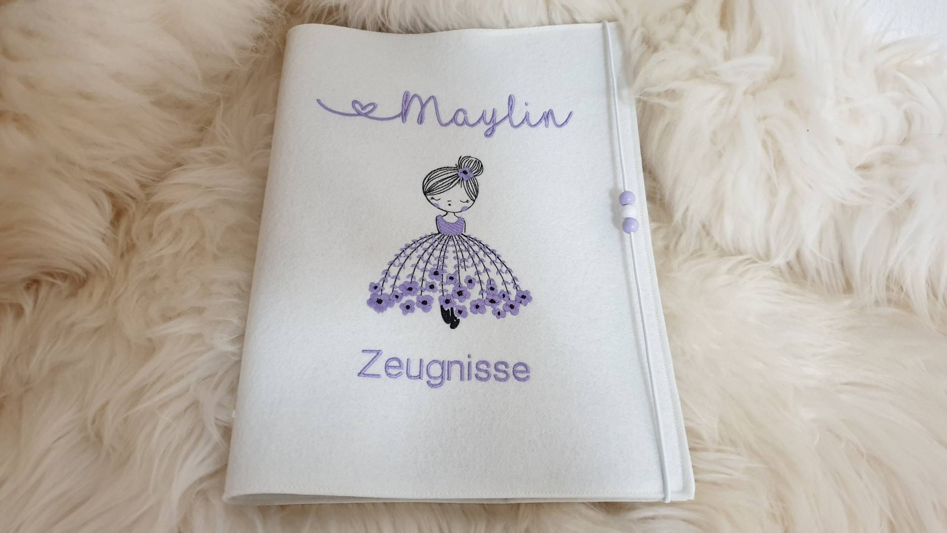 Zeugnismappe Ballerina Mädchen Blumen Flieder Wollfilz Cremeweiß Mit Namen W111 von Etsy - DieWichtelstickerei