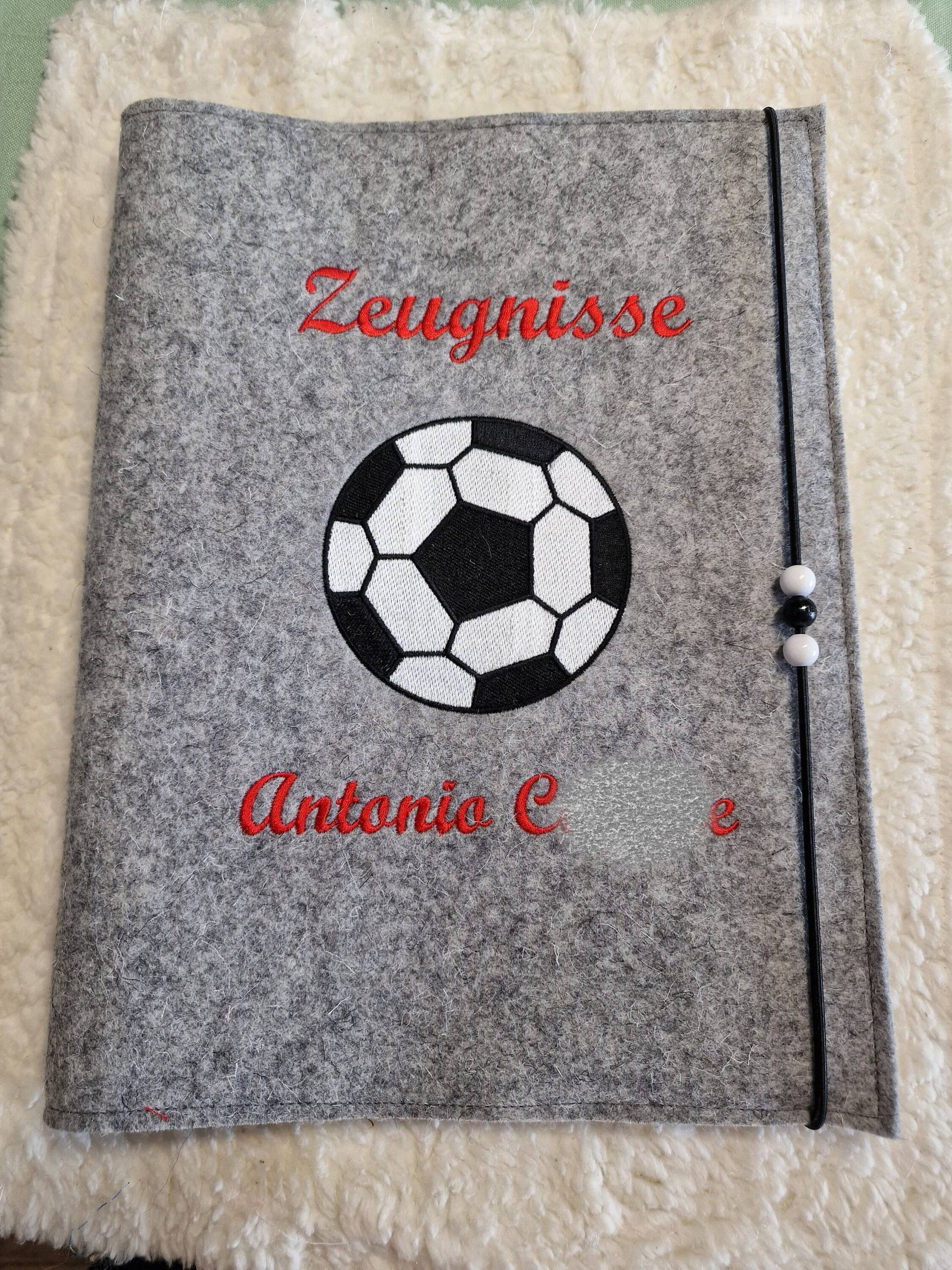 Zeugnismappe Fußball Rote Schrift Mit Namen W104 von Etsy - DieWichtelstickerei