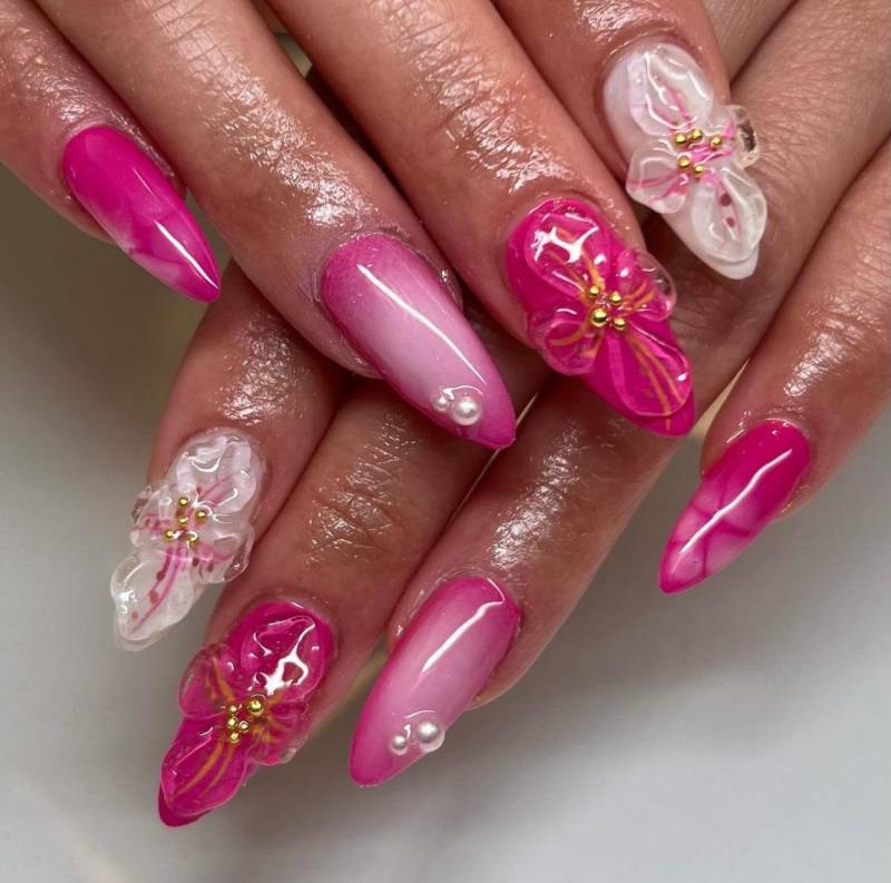 Staceys Mom - Benutzerdefinierte Farbe 3D Flower Aura Design Strass Press Ons Handbemaltes Nagelset von Etsy - DopestNailsInc