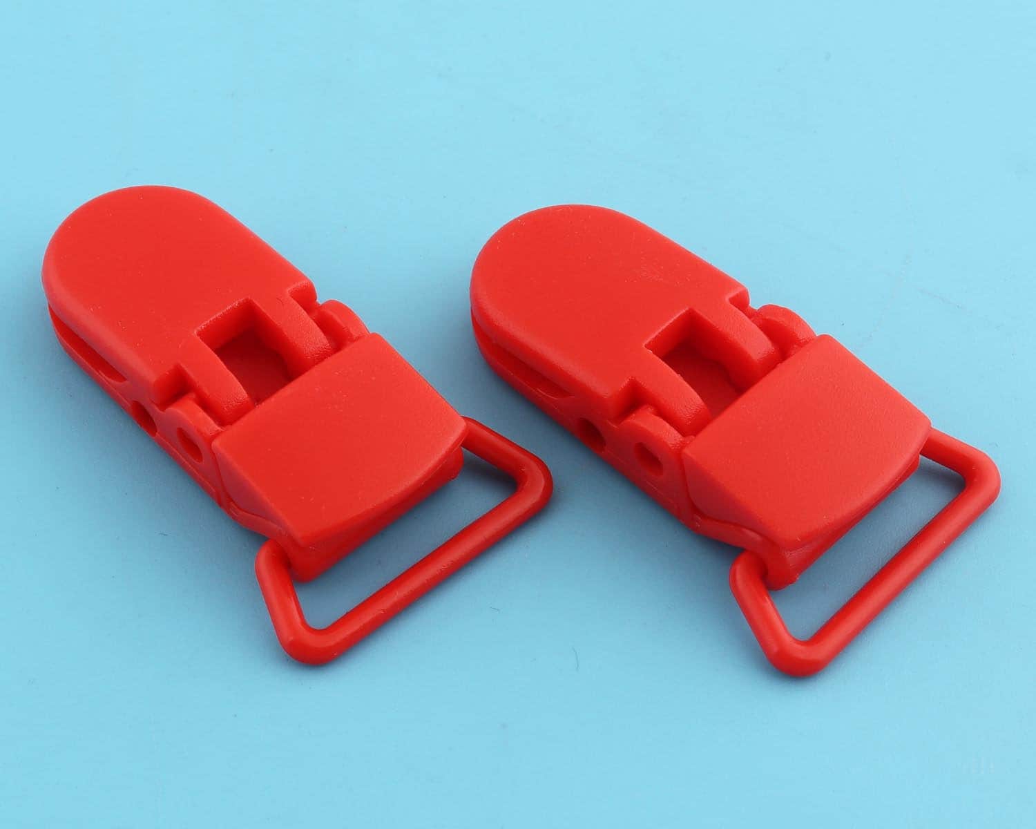 Schnuller Clips Hosenträger Clips, Clip, Kam Kunststoff Mit Roter Farbe, Binky Clip Zubehör Schnuller Clips Hosenträger Clips, Clip, Kam Kunststoff Mit Roter Farbe, Binky Clip Zubehör von Etsy - DragonTradition