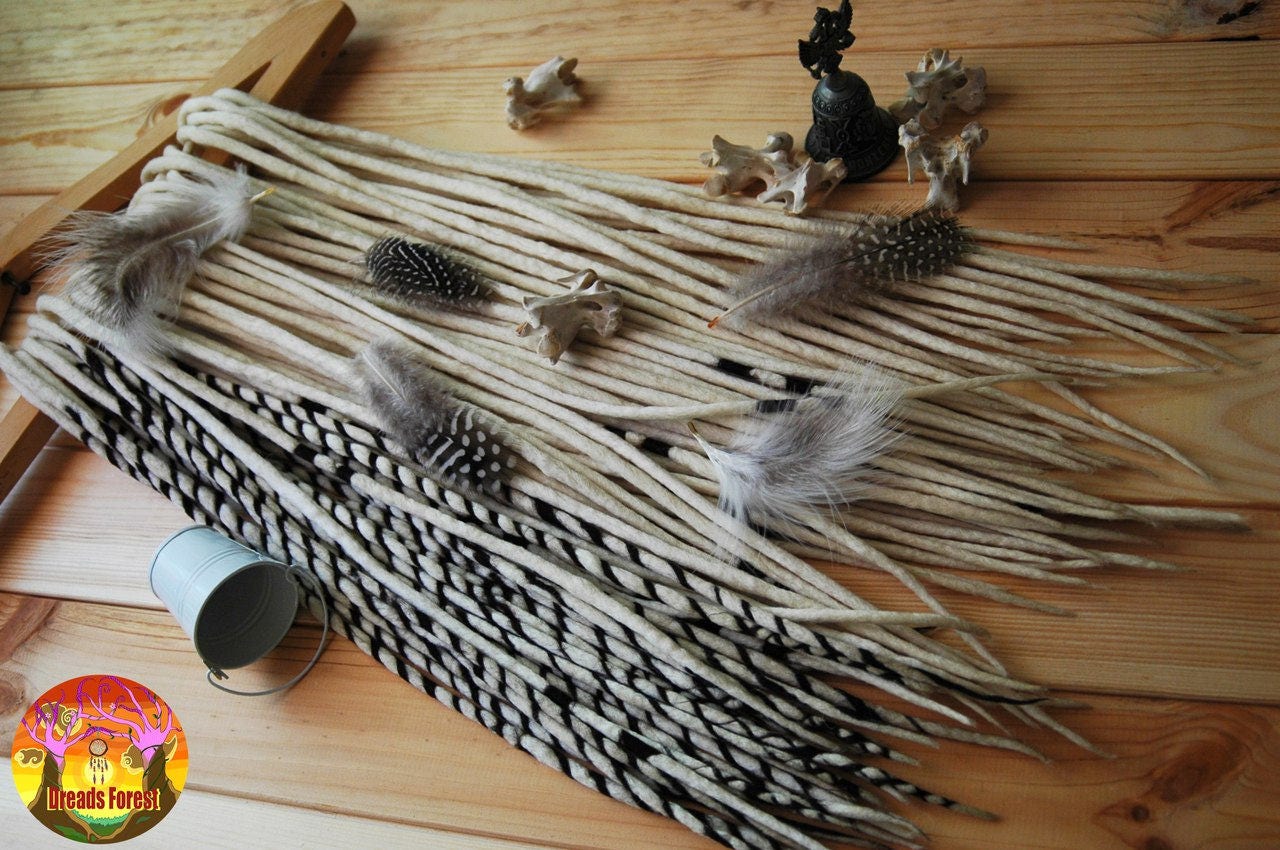 Weiße Dreads Und Süßigkeiten Wolle Doppelt Endete Mit Kostenlosen Perlen Federn Weiße Dreads Und Süßigkeiten Wolle Doppelt Endete Mit Kostenlosen Perlen Federn von Etsy - DreadsForest