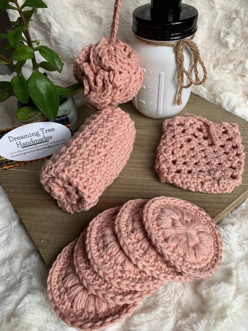 Crochet Spa Geschenkset, Dusche Self Care Wiederverwendbar Und Umweltfreundlich, 100% Baumwolle 4-Teiliges Set, Pink, Frauengeschenke, Handgemacht von Etsy - DreamingTreeHandmade