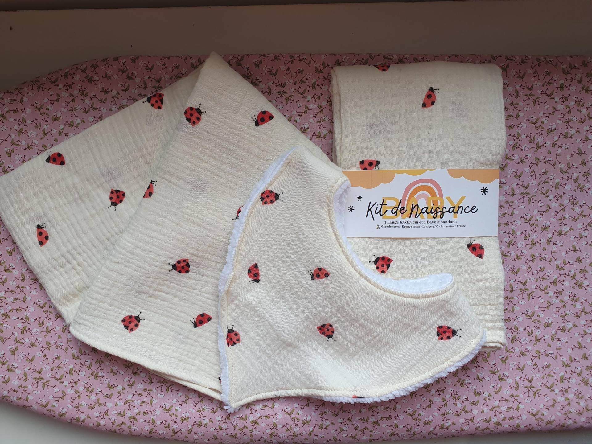 Babydecke Aus Baumwollgaze, Lätzchen, Marienkäfermuster, 65 X cm, Babydecke, Geschenkset, Unisex-Decke Babydecke Aus Baumwollgaze, Lätzchen, Marienkäfermuster, 65 X cm, Babydecke, Geschenkset, Unisex-Decke von Etsy - DustyRoseCouture