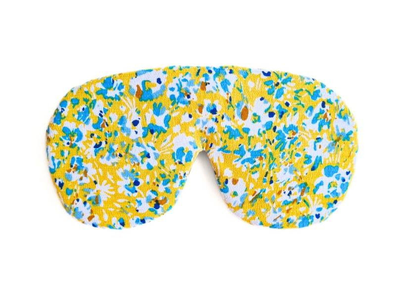 Luxuriöse Augen Schlafmaske, Scrunchie, Und Augenkissen Set/Summer Sunshine Gelbes Blumenmuster Für Better Schlaf Augenmaske Haargummi von Etsy - EVESAdesign