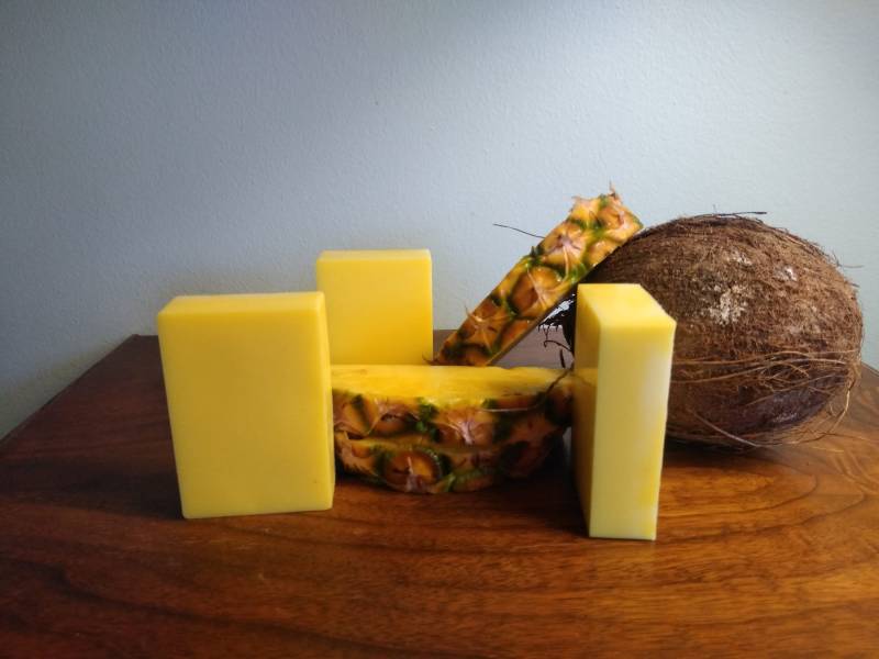 Ananas Kokosnuss Seife von Etsy - EarthtonesoapsCrafts