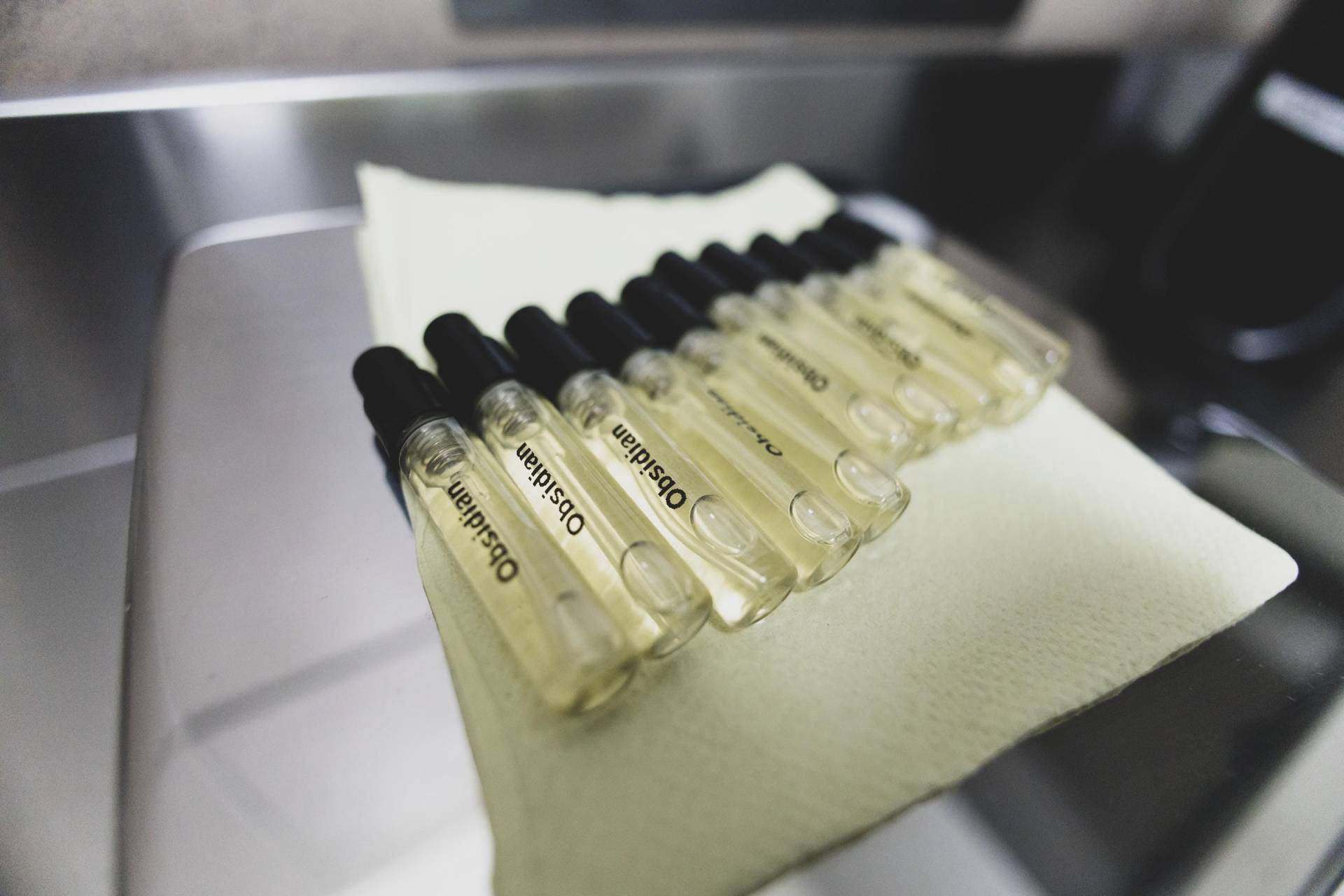 Obsidian Sample 1.7Ml Obsidian Sample 1.7Ml von Etsy - EaudeScentuality