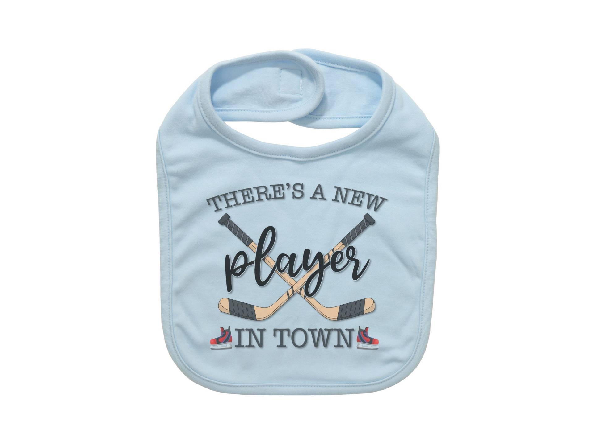 Hockey Lätzchen, Baby Es Gibt Einen Neuen Spieler in Der Stadt, Ankündigung, Neugeborenen Sport Bibs, Sublimiertes Design von Etsy - EbenezerFire