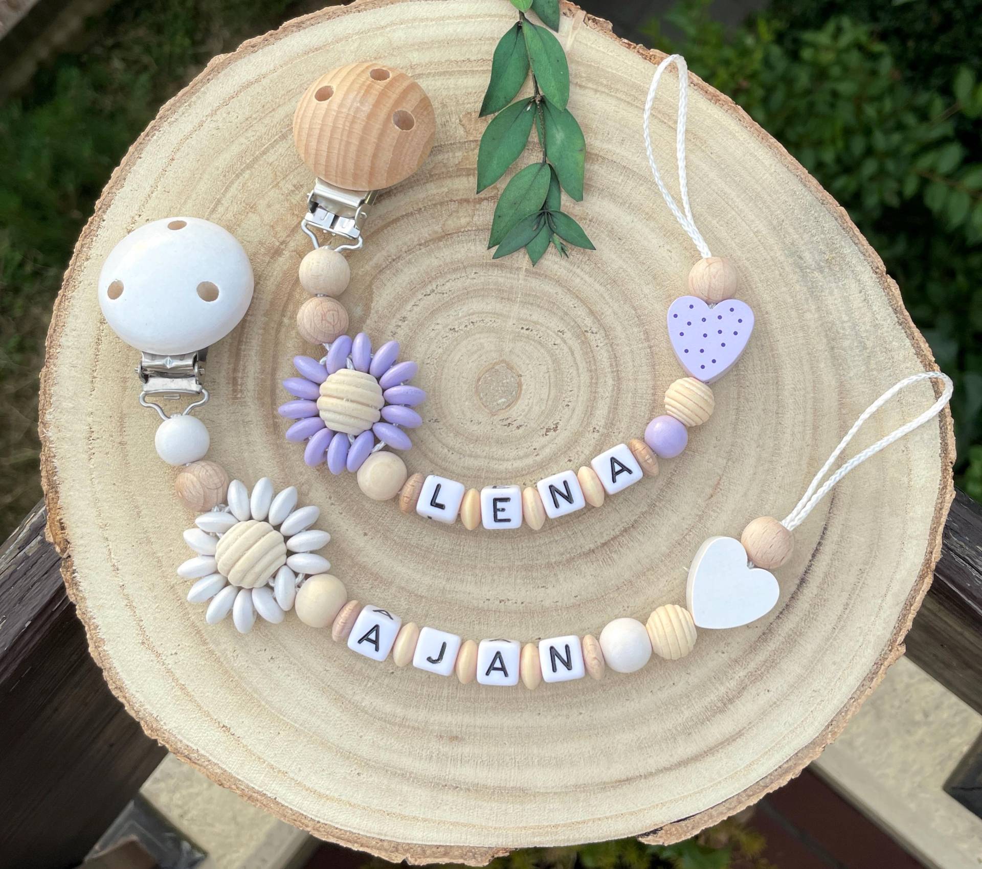 Schnullerkette Personalisiert Mit Name/3D Blume Holzperlen Weiß Flieder Geschenk Zur Geburt Nuckelkette Schnullerkette Personalisiert Mit Name/3D Blume Holzperlen Weiß Flieder Geschenk Zur Geburt Nuckelkette von Etsy - EdelGefaedelShop